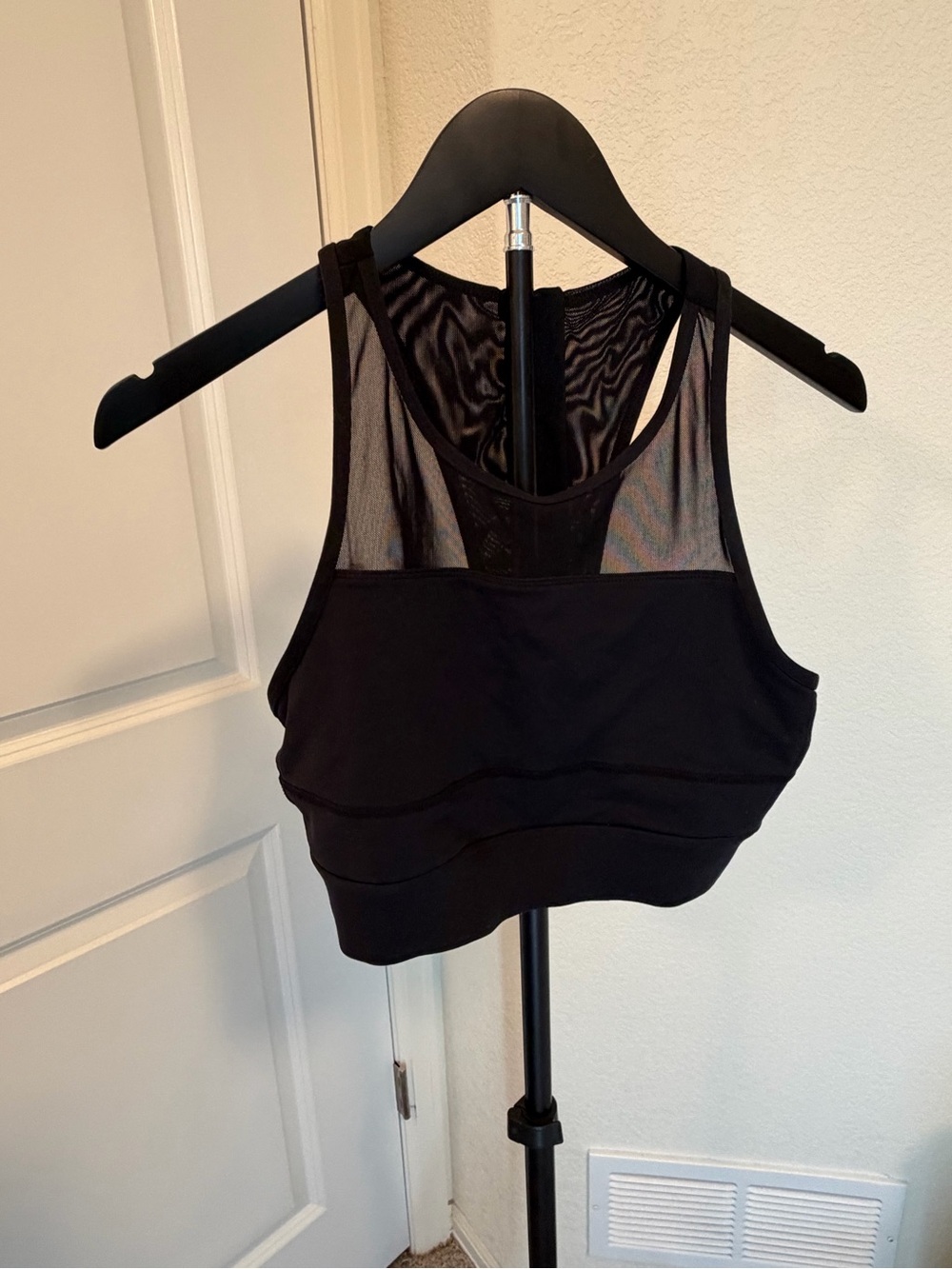 Zyia Active Black Mesh Racerback Sports Bra Zip Back Size Large